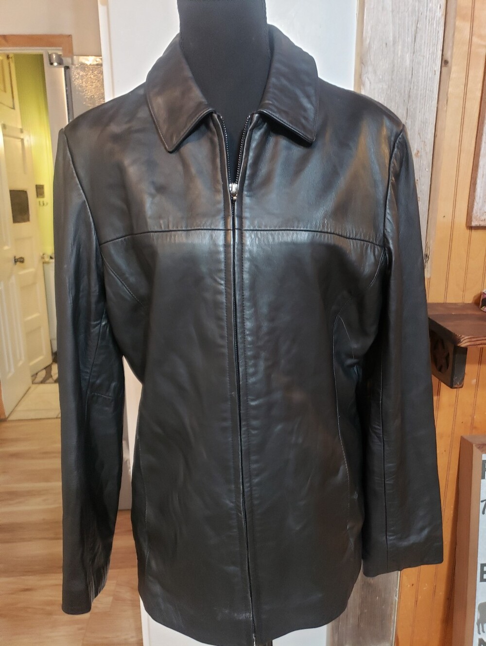 Wilson Geniune Black Leather Red Satin Lining Women Med Jacket Full Zip